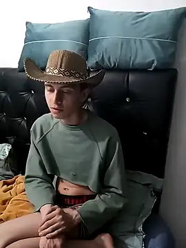 Snapshot of Norehg chatting on 02-18-25, 02:16 Norehg online show from 02-18-25, 02:16