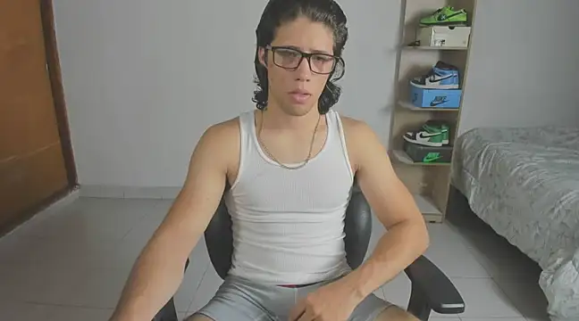 Snapshot of imtonny19 chatting on 02-25-25, 12:14 imtonny19 online show from 02-25-25, 12:14