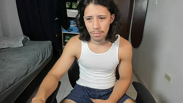 Snapshot of imtonny19 chatting on 06-19-26, 12:04 imtonny19 online show from 06-19-26, 12:04