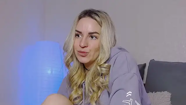 Snapshot of SofiJames chatting on 12-22-24, 07:44 SofiJames online show from 12-22-24, 07:44