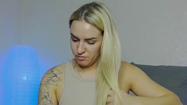 Snapshot of SofiJames chatting on 01-07-25, 09:18 SofiJames online show from 01-07-25, 09:18