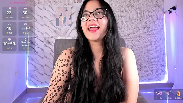 Snapshot of VALERIADREMS chatting on 10-19-25, 02:01 VALERIADREMS online show from 10-19-25, 02:01