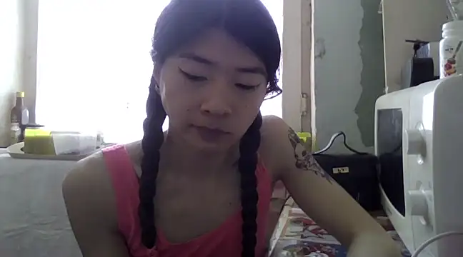 CarlyJoy online show from 03-11-25, 07:37