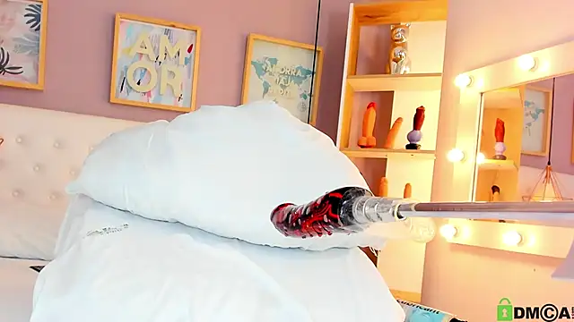 julyanna  online show from 10-08-25, 08:39