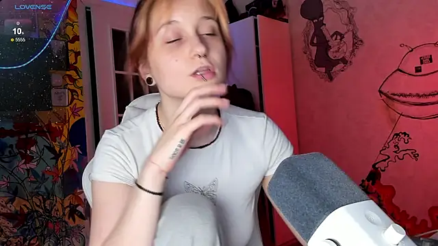 Sunny Mouse  online show from 02-12-25, 03:27