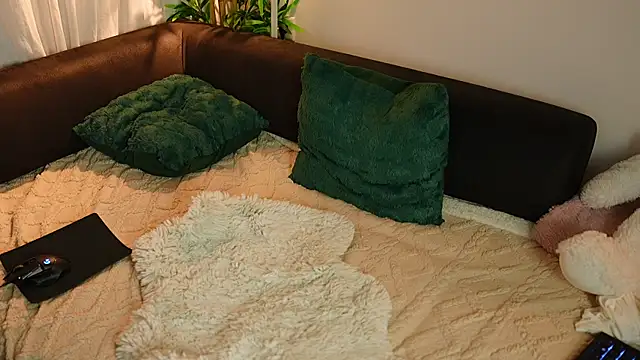 Snapshot of mbcaanna chatting on 12-22-24, 02:28 mbcaanna online show from 12-22-24, 02:28