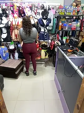 ROSALIALUCY online show from 10-07-25, 11:51