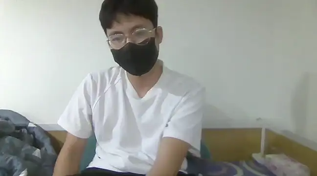 Snapshot of Gwencloudy chatting on 01-08-25, 02:56 Gwencloudy online show from 01-08-25, 02:56