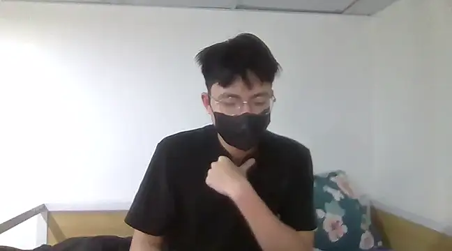 Snapshot of Gwencloudy chatting on 01-14-25, 03:53 Gwencloudy online show from 01-14-25, 03:53