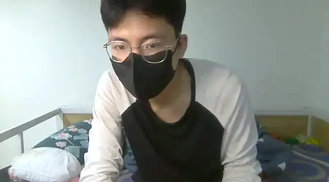 Snapshot of Gwencloudy chatting on 01-15-25, 04:57 Gwencloudy online show from 01-15-25, 04:57