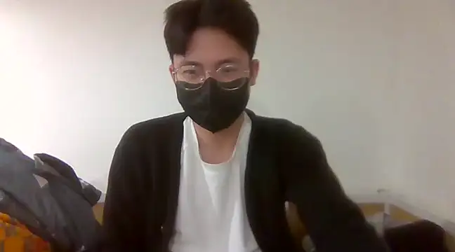 Snapshot of Gwencloudy chatting on 02-04-25, 04:39 Gwencloudy online show from 02-04-25, 04:39