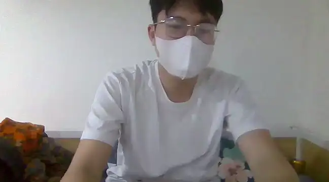 Snapshot of Gwencloudy chatting on 02-28-25, 01:58 Gwencloudy online show from 02-28-25, 01:58