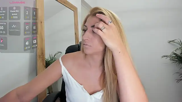 sofiah  online show from 03-21-25, 05:23