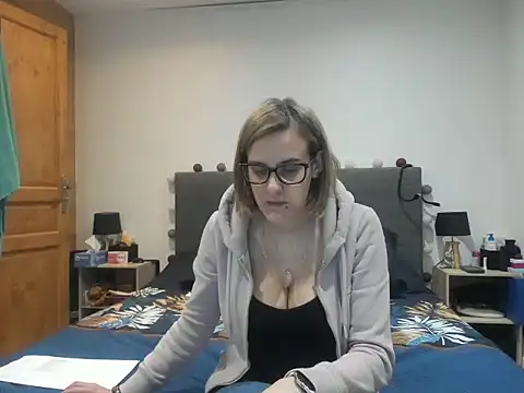 Madame Callie online show from 04-13-26, 02:00