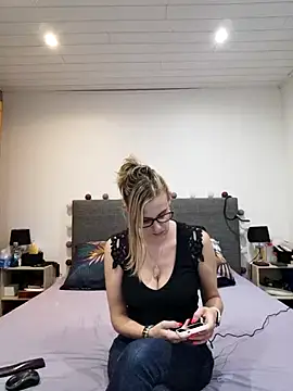 Madame Callie online show from 06-30-26, 05:58