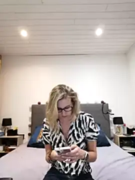 Madame Callie online show from 07-12-26, 08:22