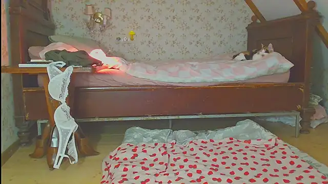 Snapshot of RubyLynxx chatting on 12-07-24, 03:19 RubyLynxx online show from 12-07-24, 03:19