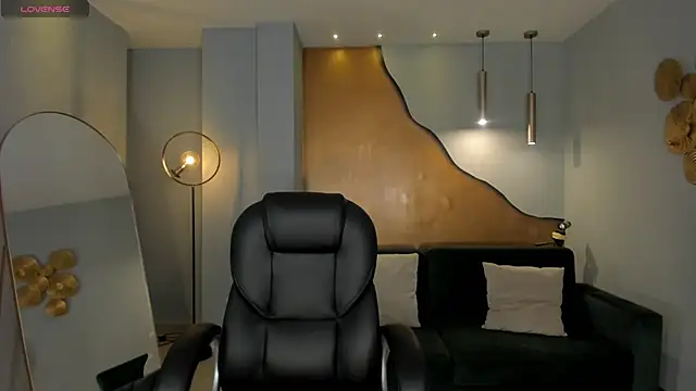 AlessiaCorleone  online show from 01-13-26, 08:14