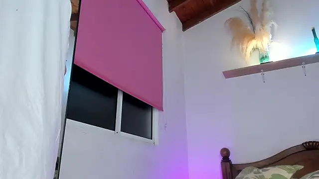 Juan Castano online show from 10-17-25, 07:44