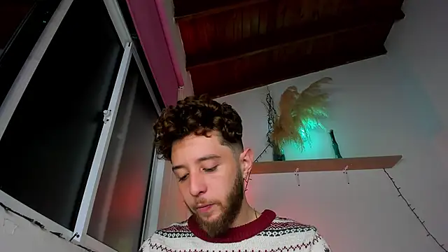 Juan Castano online show from 12-20-25, 08:10