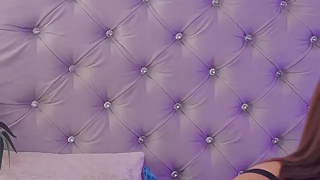 Snapshot of MeIisaLove chatting on 09-17-25, 08:21 MeIisaLove online show from 09-17-25, 08:21