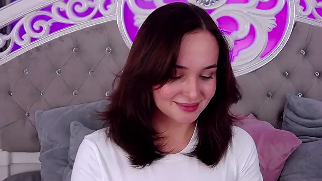 Snapshot of MeIisaLove chatting on 11-09-25, 03:10 MeIisaLove online show from 11-09-25, 03:10