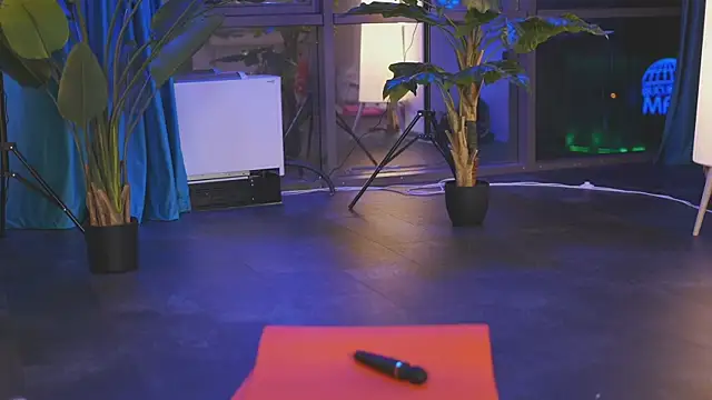 Assmerising online show from 02-15-25, 10:52