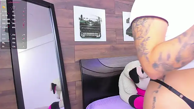 Snapshot of KatyaBlonding chatting on 01-28-25, 01:49 KatyaBlonding online show from 01-28-25, 01:49