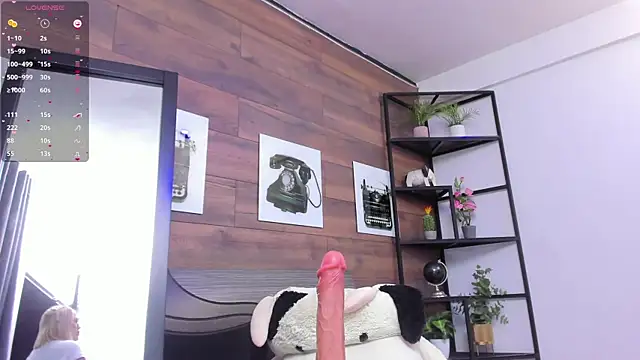 Snapshot of KatyaBlonding chatting on 01-28-25, 04:52 KatyaBlonding online show from 01-28-25, 04:52