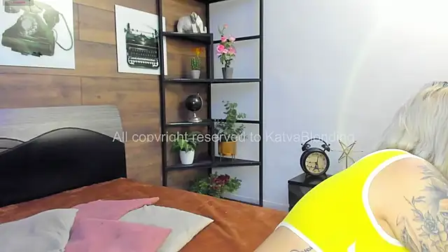 Snapshot of KatyaBlonding chatting on 09-17-25, 03:14 KatyaBlonding online show from 09-17-25, 03:14