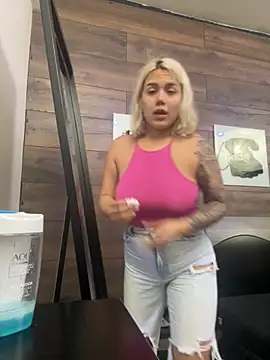 Snapshot of KatyaBlonding chatting on 11-28-25, 12:08 KatyaBlonding online show from 11-28-25, 12:08