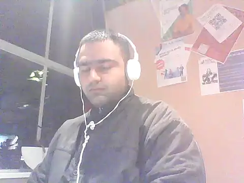 Snapshot of JohnBond009 chatting on 01-08-25, 05:37 JohnBond009 online show from 01-08-25, 05:37