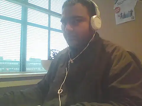 Snapshot of JohnBond009 chatting on 01-23-25, 03:22 JohnBond009 online show from 01-23-25, 03:22