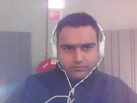 Snapshot of JohnBond009 chatting on 01-26-25, 05:55 JohnBond009 online show from 01-26-25, 05:55