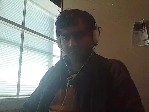 Snapshot of JohnBond009 chatting on 10-01-25, 10:32 JohnBond009 online show from 10-01-25, 10:32