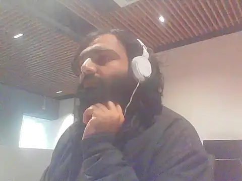 Snapshot of JohnBond009 chatting on 03-20-26, 08:57 JohnBond009 online show from 03-20-26, 08:57