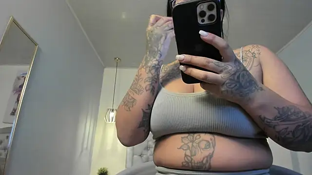 ayshel   online show from 09-16-25, 04:13