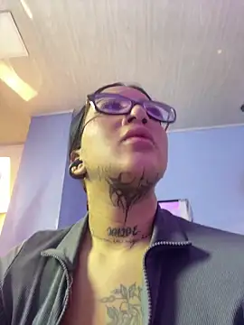 ayshel   online show from 10-22-25, 03:40