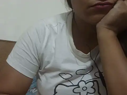 Snapshot of shekira99 chatting on 05-04-26, 03:19 shekira99 online show from 05-04-26, 03:19