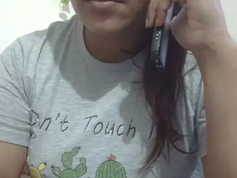 Snapshot of shekira99 chatting on 05-26-26, 05:25 shekira99 online show from 05-26-26, 05:25