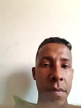 Snapshot of jhonjhon2131 chatting on 11-15-25, 04:58 jhonjhon2131 online show from 11-15-25, 04:58