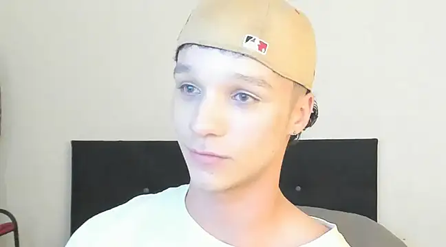 angelcortes online show from 12-18-24, 10:46