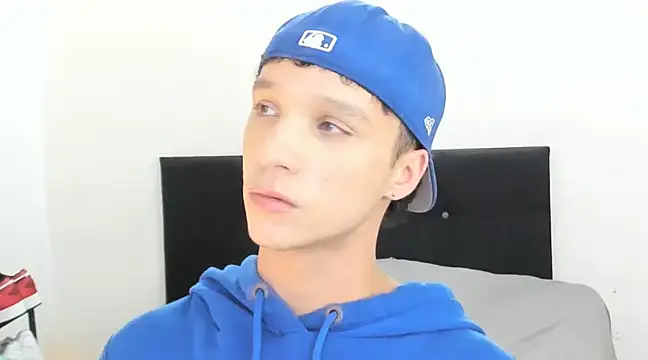 angelcortes online show from 01-12-25, 06:38