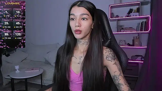 Snapshot of vinkitinkii chatting on 12-29-24, 06:56 vinkitinkii online show from 12-29-24, 06:56