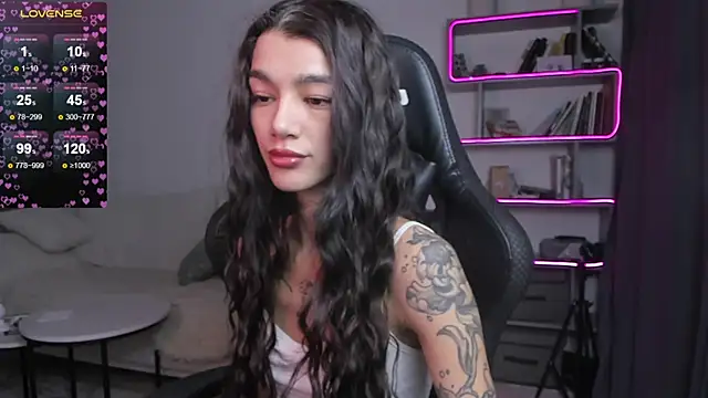 Snapshot of vinkitinkii chatting on 01-10-25, 06:42 vinkitinkii online show from 01-10-25, 06:42