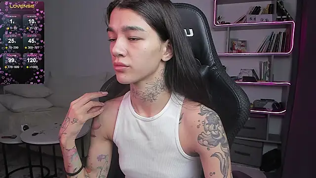 Snapshot of vinkitinkii chatting on 01-26-25, 06:28 vinkitinkii online show from 01-26-25, 06:28