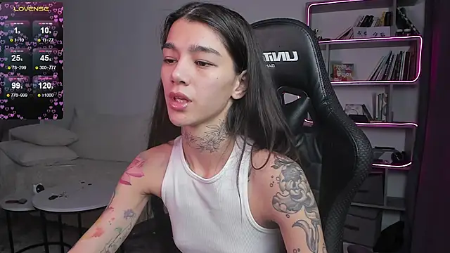 Snapshot of vinkitinkii chatting on 01-26-25, 09:29 vinkitinkii online show from 01-26-25, 09:29