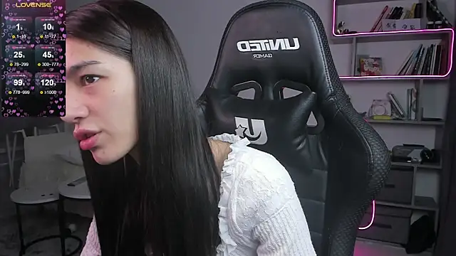 Snapshot of vinkitinkii chatting on 02-04-25, 06:57 vinkitinkii online show from 02-04-25, 06:57