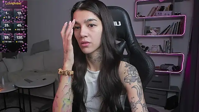 Snapshot of vinkitinkii chatting on 02-16-25, 06:32 vinkitinkii online show from 02-16-25, 06:32