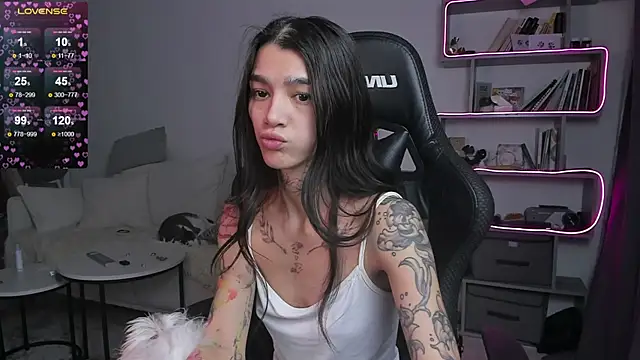 Snapshot of vinkitinkii chatting on 02-17-25, 09:46 vinkitinkii online show from 02-17-25, 09:46